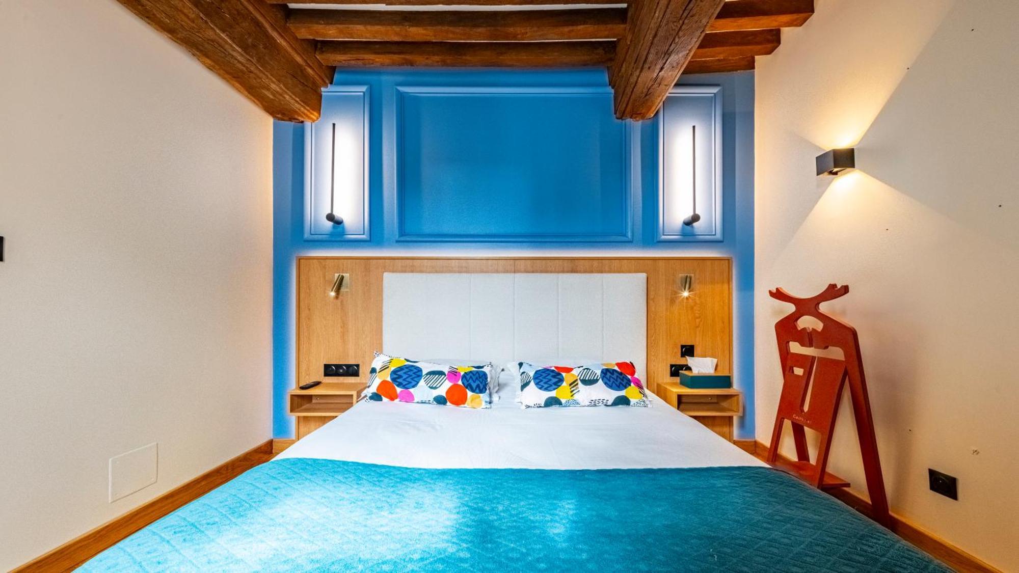 Small Double Room,1742669345:JPEG